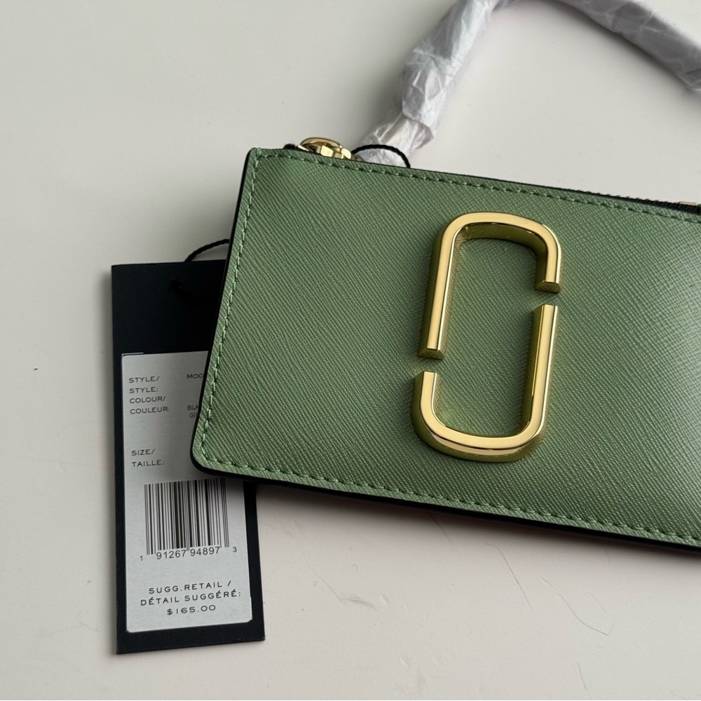 Marc Jacobs Mint Green Cardholder with Gold Accent - Picture 2 of 5